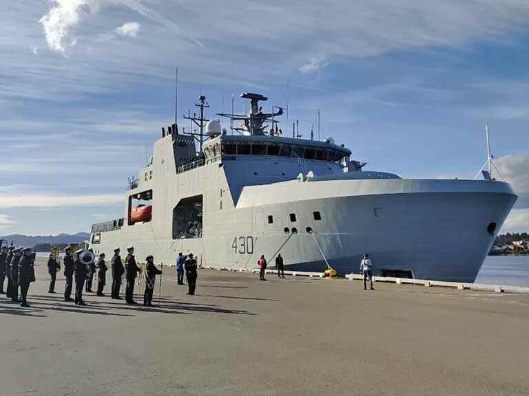 Un générateur brisé oblige un navire de guerre canadien à quitter sa mission dans l’Arctique