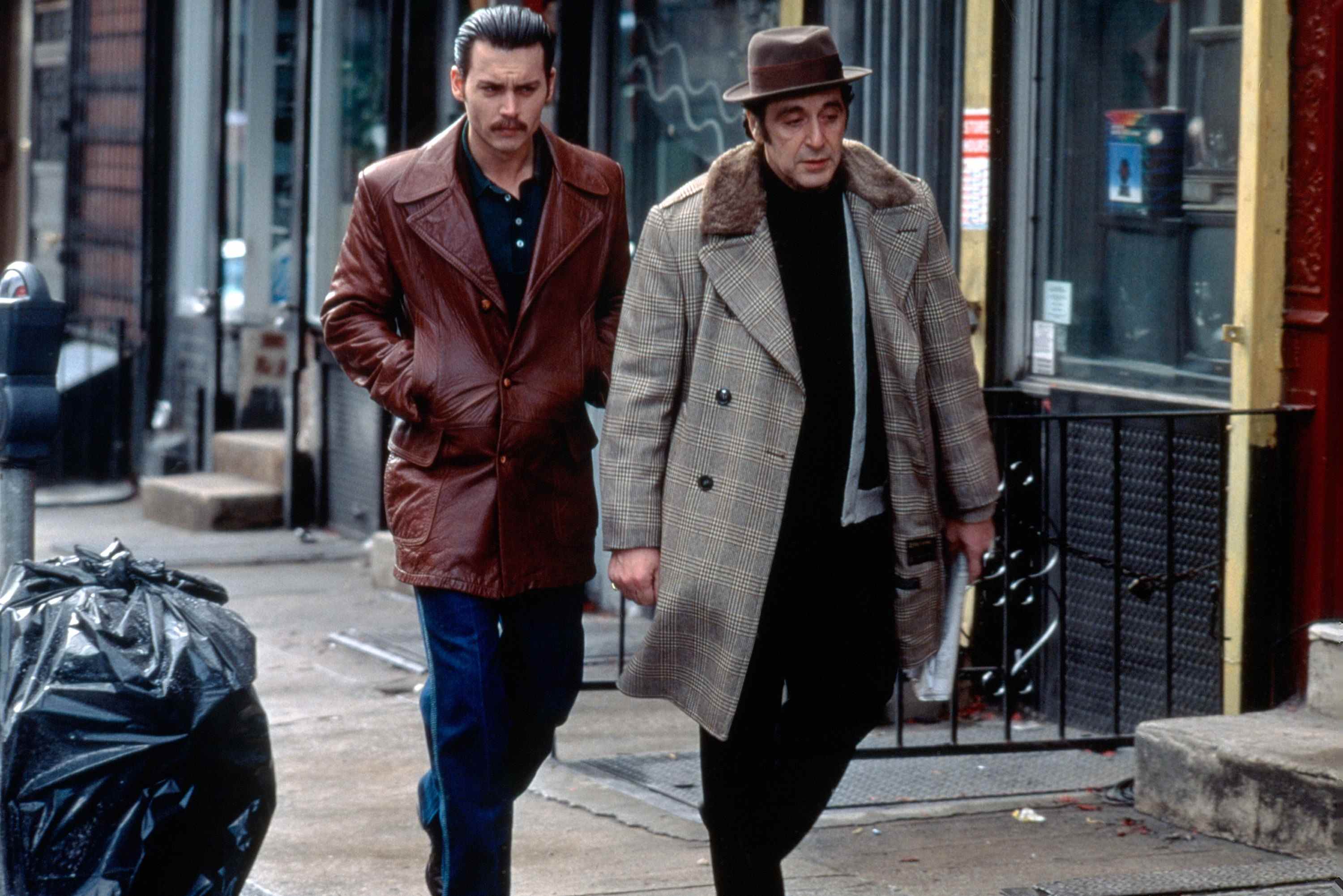 DONNIE BRASCO, de gauche à droite : Johnny Depp, Al Pacino, 1997. © Sony Pictures/avec la permission d'Everett Collection