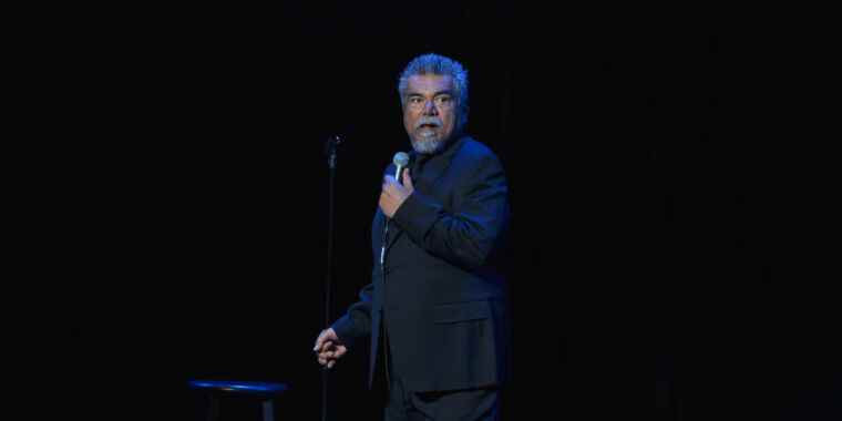 Le comédien George Lopez poursuit Pandora pour 5,5 millions de dollars pour violation « effrontée » du droit d’auteur