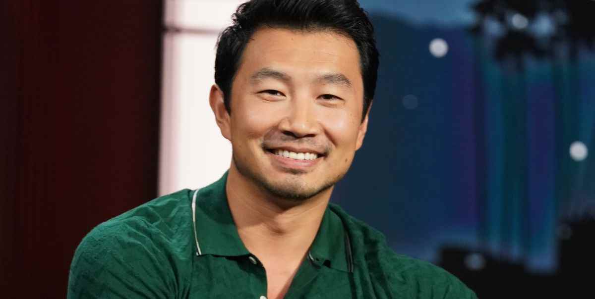 Simu Liu de Marvel décroche le prochain rôle de méchant dans le film Netflix de Jennifer Lopez

