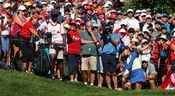 Les fans regardent Paula Reto lors de sa dernière ronde à l'Omnium féminin CP dimanche.  L'événement s'est terminé au Ottawa Hunt and Golf Club avec une participation record de plus de 75 000 personnes.