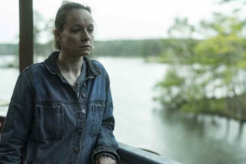 Samantha Morton comme Dee, Contes des morts-vivants