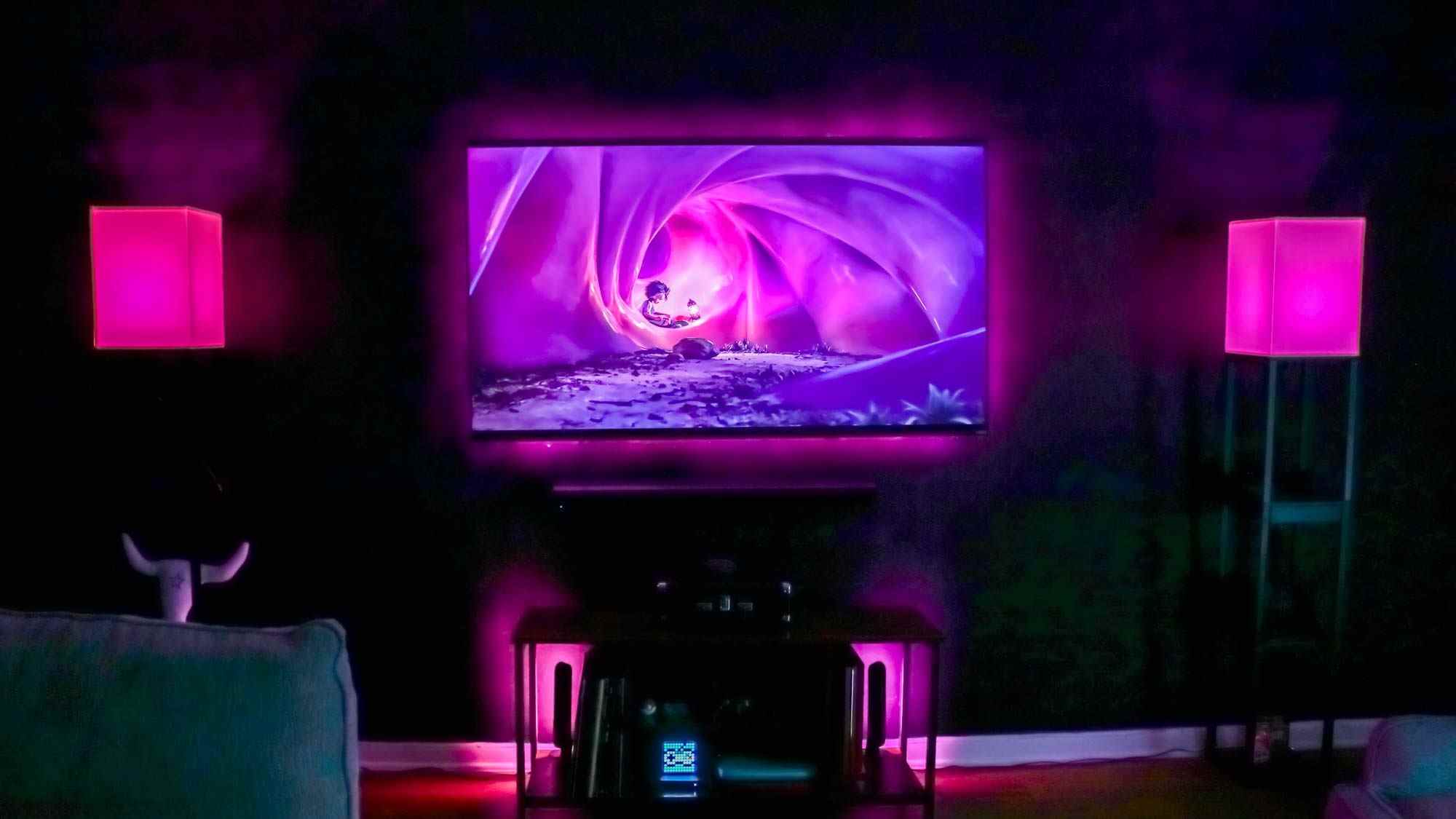 Un téléviseur montrant The Sea Beast avec Philips Hue Sync en cours d'exécution