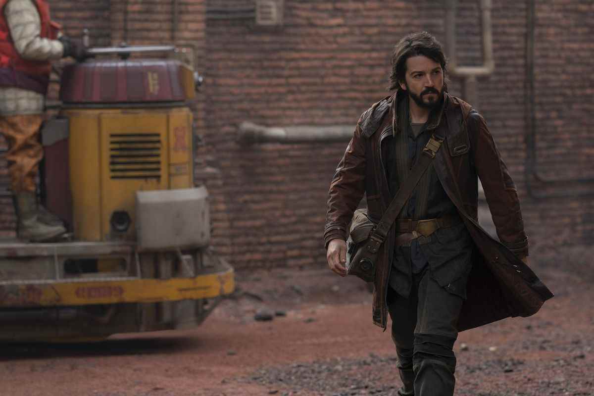 Diego Luna dans le rôle de Cassian Andor marchant