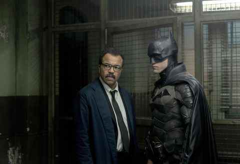 robert pattinson comme batmanbruce wayne, jeffrey wright comme james gordon robert, l'homme chauve-souris