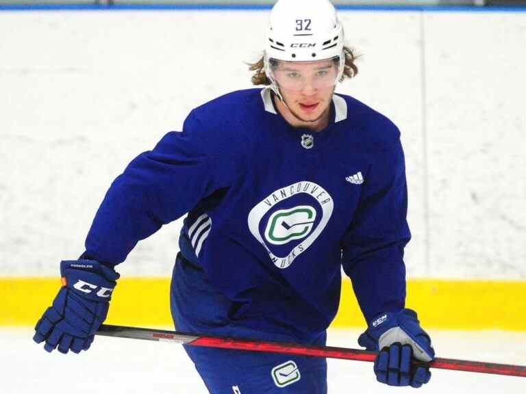 Le rapatrié des Canucks Vasily Podkolzin ravi de la nouvelle dynamique russe