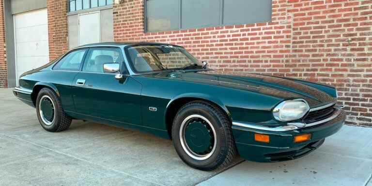 1994 Jaguar XJS 2 + 2 est notre sélection du jour aux enchères Apportez une remorque