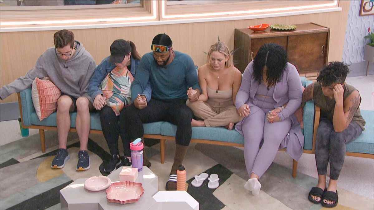 Ameerah Jones de Big Brother explique pourquoi elle et d'autres invités ont pleuré après la sortie de Paloma

