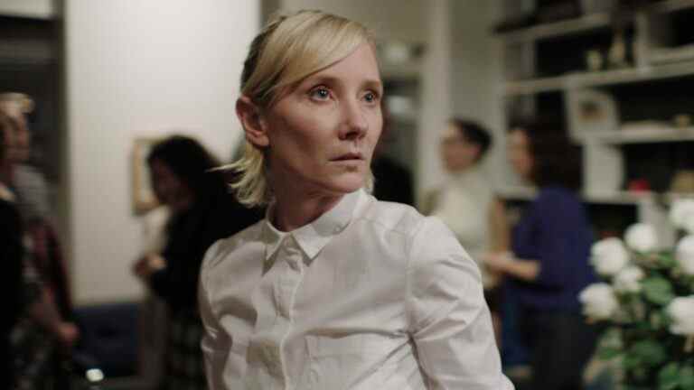 Anne Heche était le canari dans la mine de charbon culturelle, et elle méritait mieux
