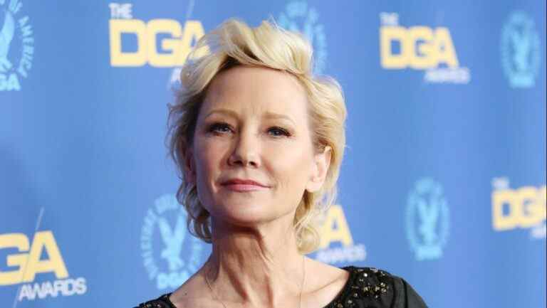 Anne Heche hospitalisée après un accident de voiture dans l'ouest de Los Angeles (rapport)
	
	
