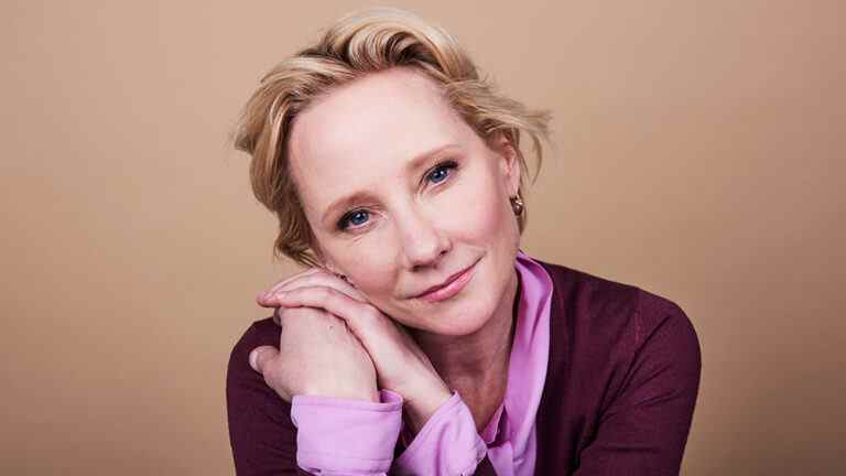  Anne Heche retirée du système de survie ;  L'acteur de "Another World", "Donnie Brasco" était au 53ème rang des plus populaires à lire absolument
	
	
