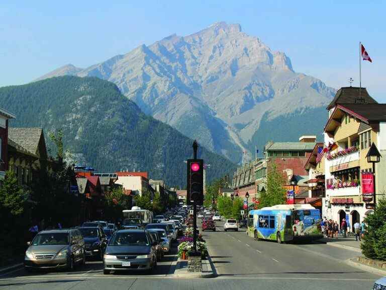 « Communauté sous le choc »: la GRC enquête sur un homicide à Banff après une bagarre dans un bar