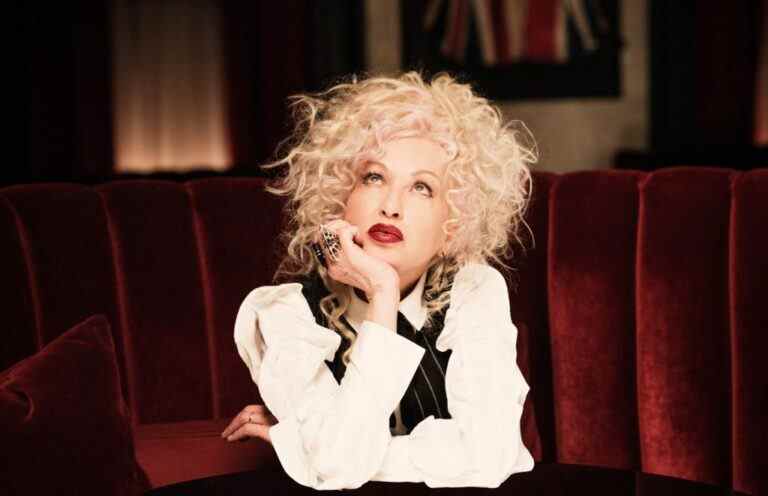 Cyndi Lauper rejoint Justina Machado dans la série Amazon "Horror of Dolores Roach" (EXCLUSIF) Les plus populaires doivent être lus Inscrivez-vous aux newsletters Variety Plus de nos marques
	
	
