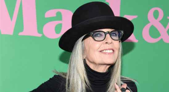 Diane Keaton explique pourquoi elle se traite d'« idiote », dit non aux psychédéliques et sa carrière musicale ratée.