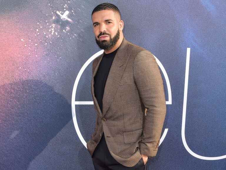 Drake teste positif pour COVID, reporte la réunion de Young Money