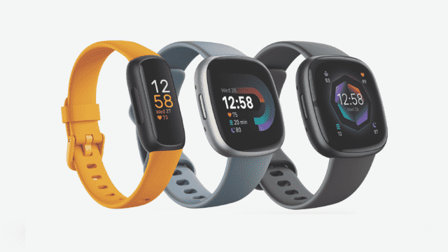 De gauche à droite : Fitbit Inspire 3, Versa 4 et Sense 2.