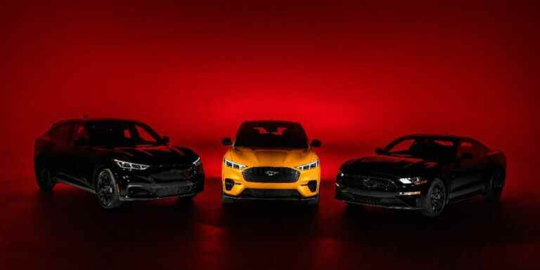 Ford Mustang et Mach-E deviennent plus sombres avec le groupe Night Pony