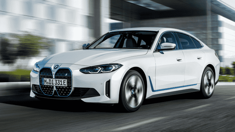 La BMW i4 eDrive35 EV 2023 vous fait économiser de l’argent avec moins de batterie, moins de moteur