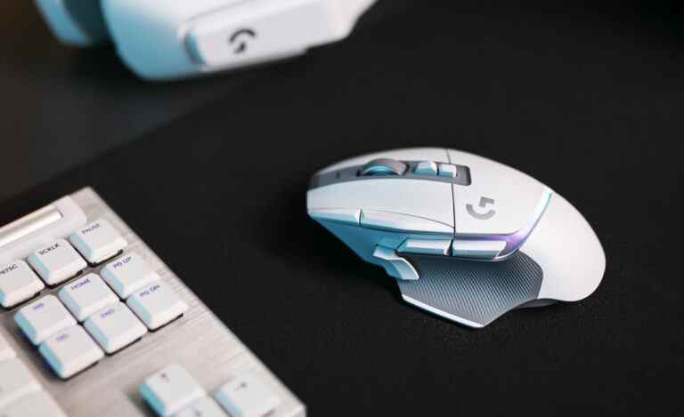 La G502 X de Logitech modernise sa souris de jeu la plus vendue