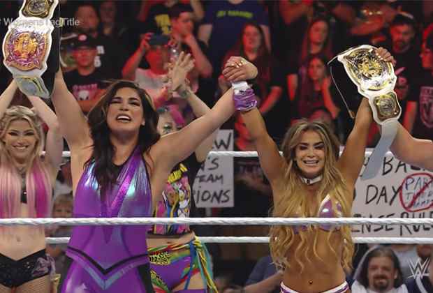 La WWE couronne les nouvelles championnes par équipe féminine après la sortie de Sasha Banks / Naomi