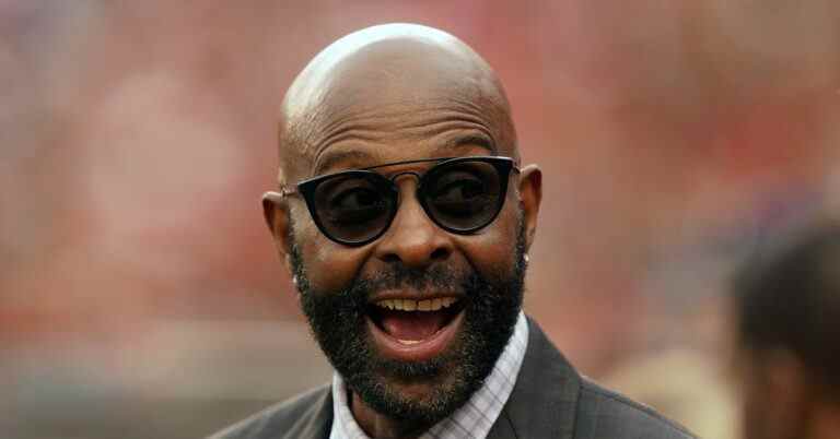 La légende de la NFL Jerry Rice vient de découvrir à quel point il était bon au Tecmo Bowl
