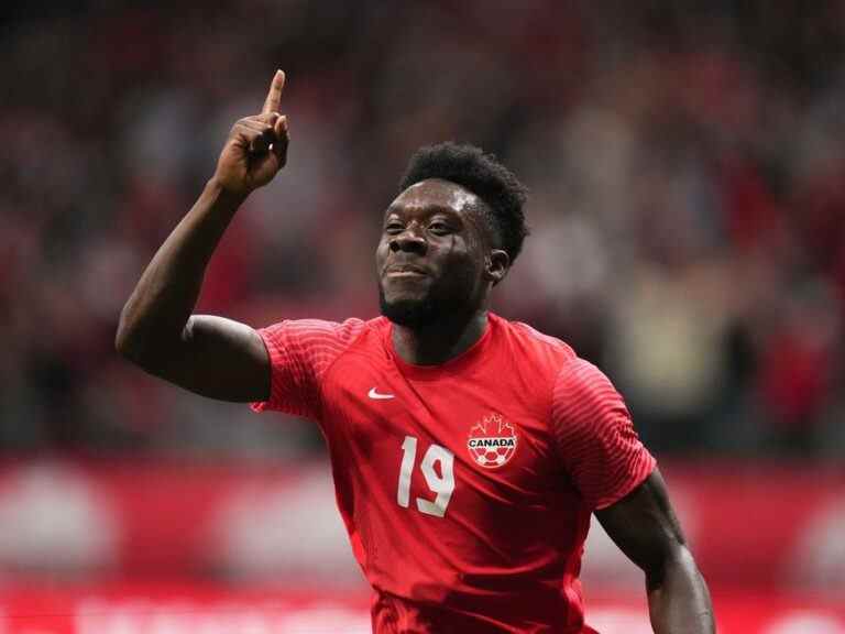 La star canadienne du soccer Alphonso Davies fera don des gains de la Coupe du monde à une œuvre de bienfaisance