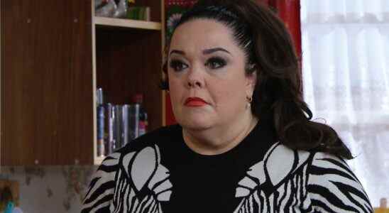 La star d'Emmerdale, Lisa Riley, partage ses regrets d'avoir repris le travail après le décès de sa famille