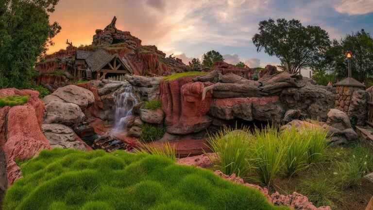 Splash Mountain at Magic Kingdom at sunset