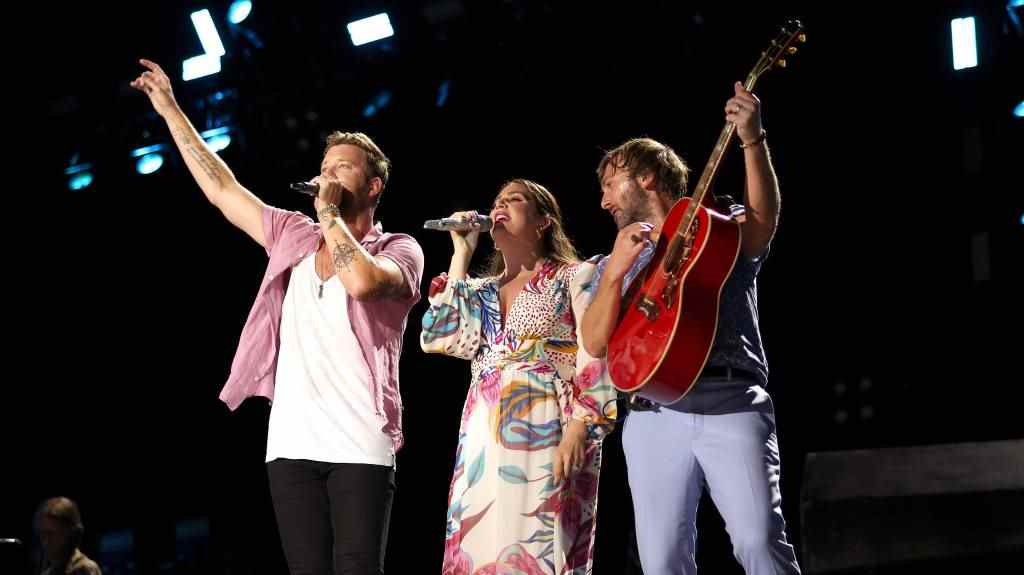 Lady A reporte toutes les dates de 2022 pour soutenir le «Voyage vers la sobriété» de Charles Kelley Le plus populaire doit être lu Inscrivez-vous aux newsletters Variety Plus de nos marques
	
	
