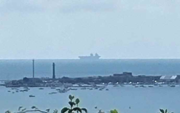 Le HMS Prince of Wales tombe en panne peu après avoir quitté Portsmouth