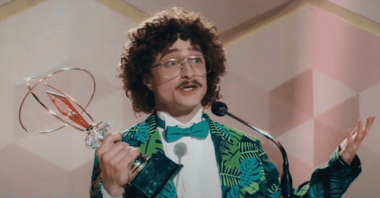 Le biopic de Weird Al parodie de manière appropriée de vrais biopics musicaux
