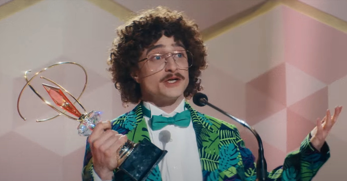 Le biopic de Weird Al parodie de manière appropriée de vrais biopics musicaux
