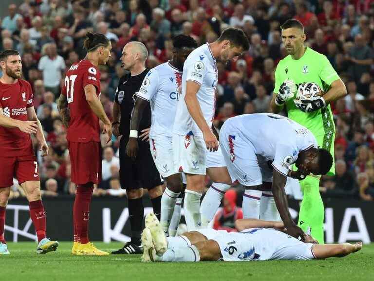 Le défenseur de Crystal Palace Andersen reçoit des menaces de mort après le carton rouge de Nunez