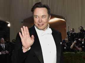 Elon Musk assiste au gala-bénéfice du Metropolitan Museum of Art's Costume Institute à New York, le 2 mai 2022.