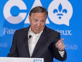 Le premier ministre du Québec, François Legault, répond aux questions lors d'un événement présentant Pascale Déry comme candidate à la CAQ à Repentigny le 5 juillet 2022.