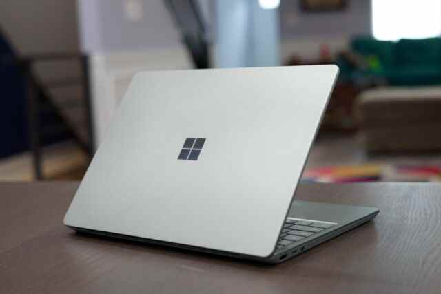 Le Surface Laptop Go 2. 