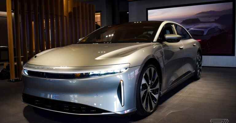 Lucid Motors fabriquera à peine des véhicules électriques cette année, car il réduit à nouveau les objectifs de production