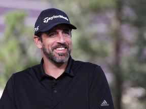 Aaron Rodgers participe à la conférence de presse Bleacher Report Hot Seat avant Capital One's The Match VI - Brady & Rodgers contre Allen & Mahomes au Wynn Golf Club le 1er juin 2022 à Las Vegas.