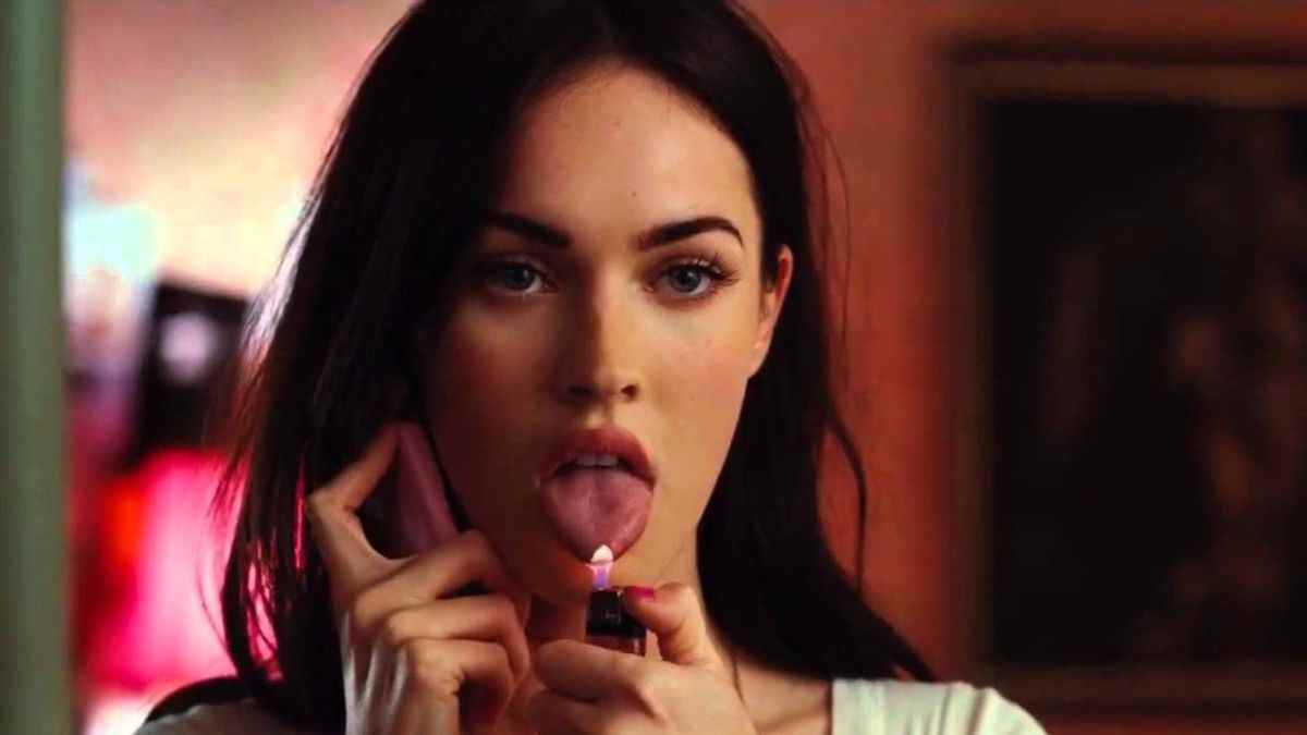 Megan Fox donne à un look millénaire un retour majeur après que la génération Z l'a rejeté 
