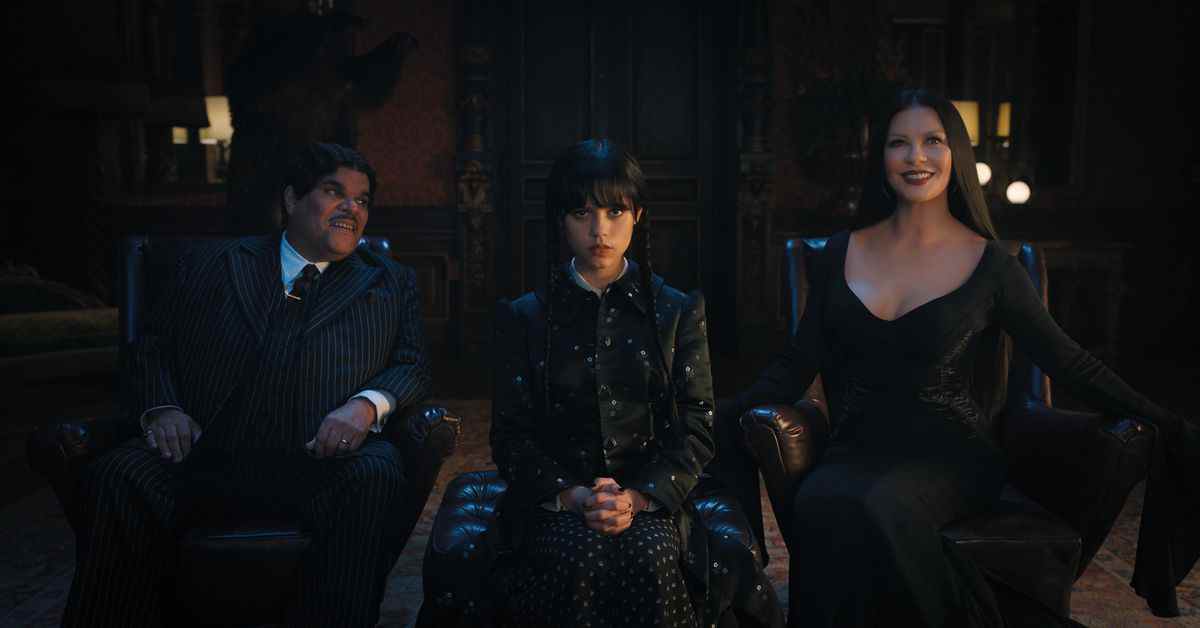 Mercredi retrouve Poudlard dans la première bande-annonce du nouveau spectacle de la famille Addams de Tim Burton
