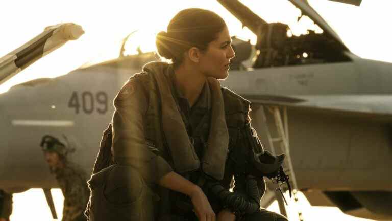 Pourquoi Top Gun: Monica Barbaro de Maverick "a impressionné tout le monde" dans le département aérien du film Tom Cruise
