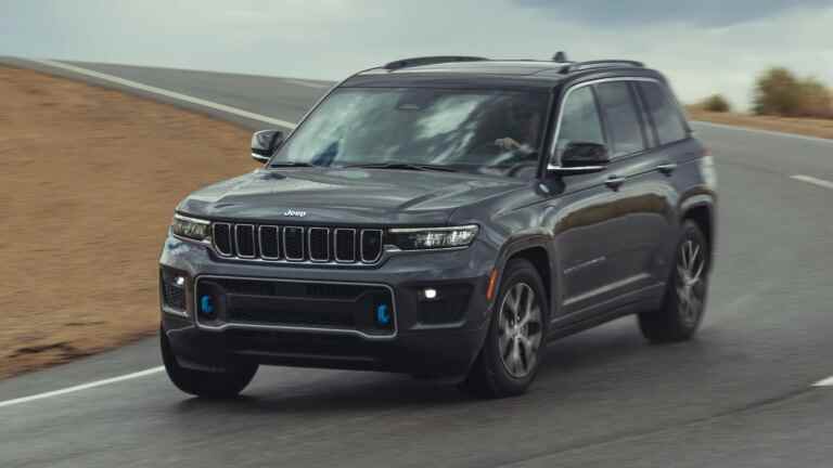 Premier essai du Jeep Grand Cherokee Overland 4xe hybride rechargeable 2022 : se brancher à quelque chose de spécial