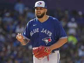 Le lanceur partant des Blue Jays Alek Manoah contre les Angels de Los Angeles au Rogers Center.