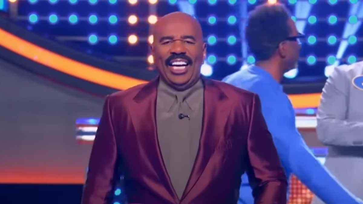 Steve Harvey hosting Celebrity Family Feud