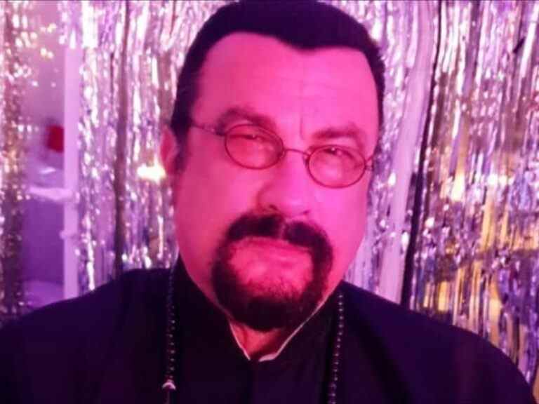 Steven Seagal se qualifie de « diplomate » après sa visite au camp ukrainien de prisonniers de guerre