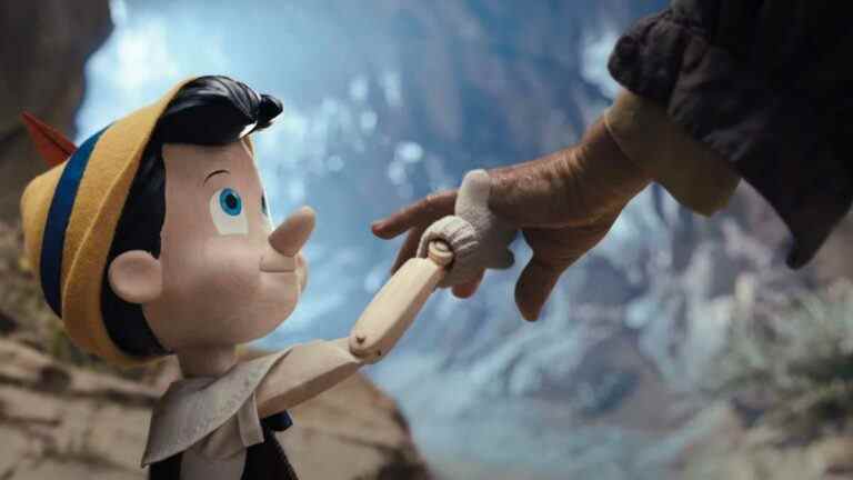 Tom Hanks est aussi merveilleux que jamais dans la bande-annonce de Disney + pour Pinocchio en direct
