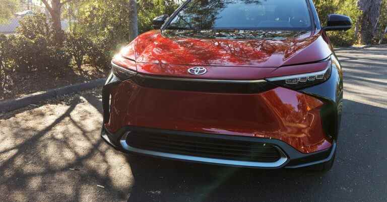 Toyota propose de racheter ses VUS électriques bZ4X rappelés