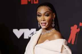 Winnie Harlow assiste aux MTV Video Music Awards 2021 au Barclays Center dans le quartier de Brooklyn à New York, le 12 septembre 2021.