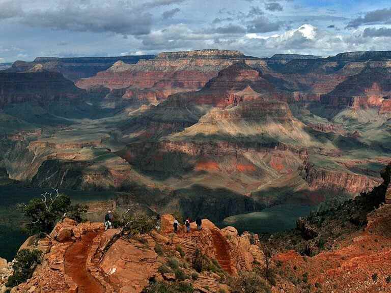 Un visiteur du North Rim du Grand Canyon glisse et tombe à mort