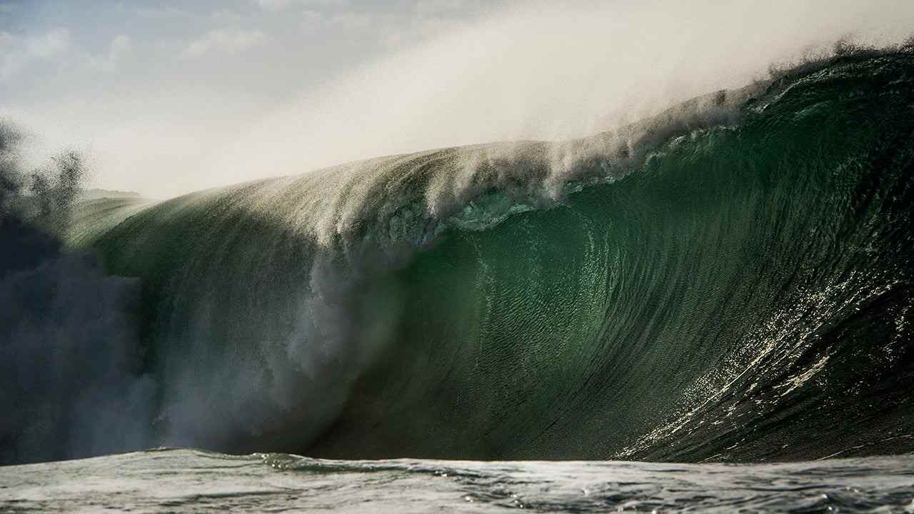 Un volcan sous-marin a donné naissance à une terrifiante vague de tsunami de 90 mètres de haut plus tôt cette année
